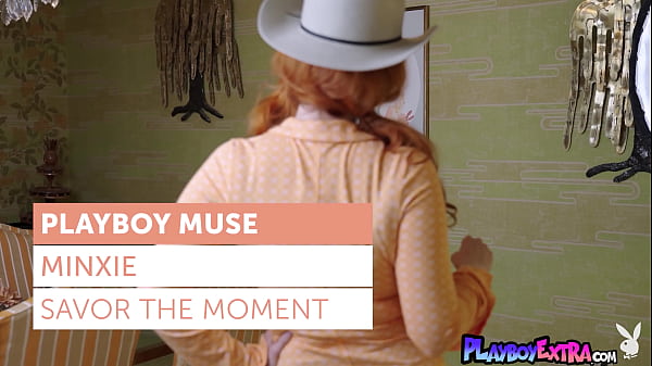 Hot redhead MILF cowgirl Minxie feels herself most true self in the nude